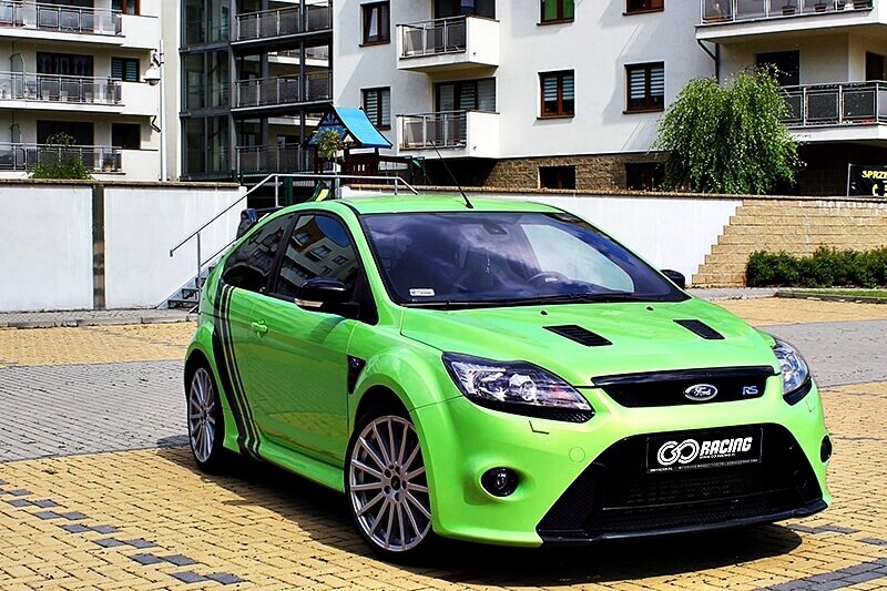zielony ford focus rs