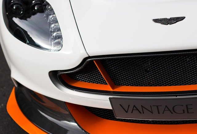 marki samochodów — Aston Martin