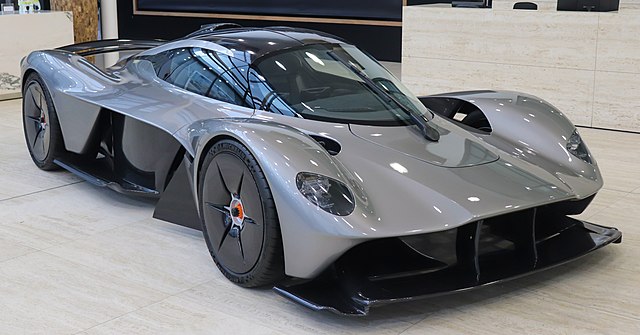 Aston Martin Valkyrie - najdroższe auta świata TOP 16