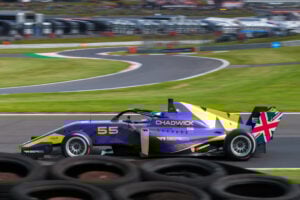 Bolid kobieta f1 wyścig