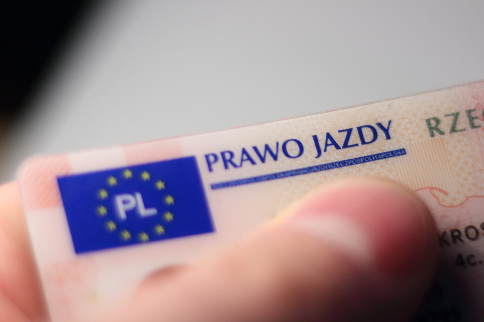 Zbliżenie na polski dokument prawa jazdy