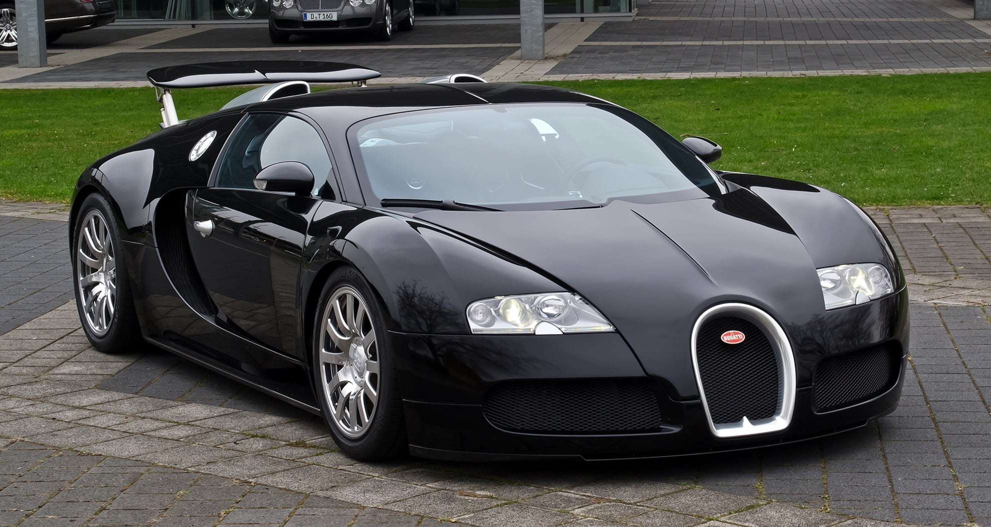 Czarne Bugatti Veyron 16.4