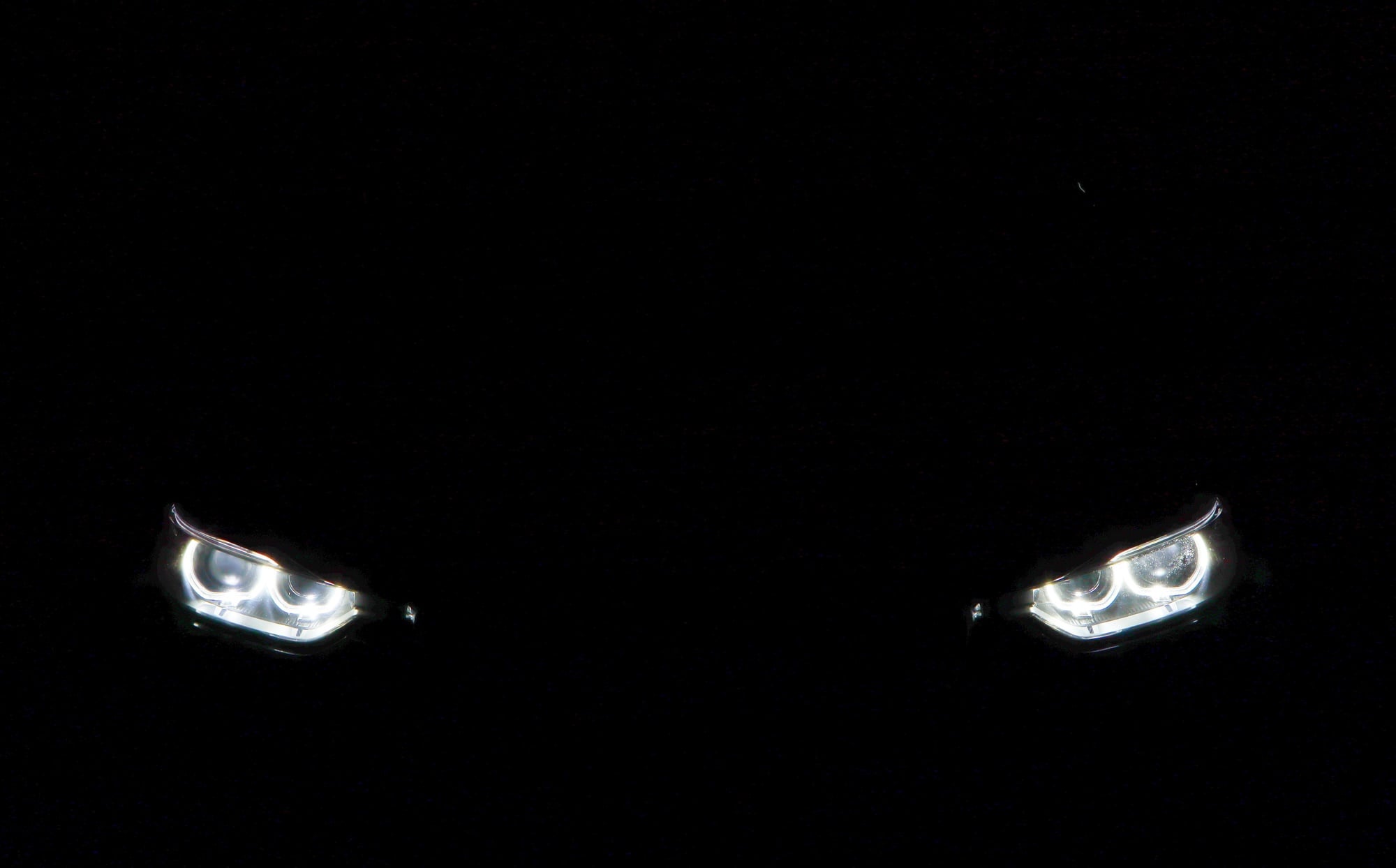 Przednie reflektory z diodowymi światłami BMW serii 3